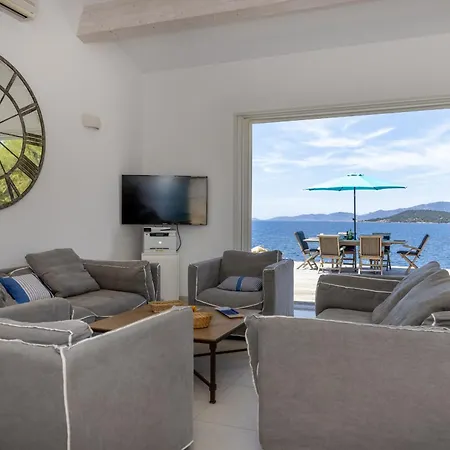 Villa Pietrosella Βίλα Pietrosella